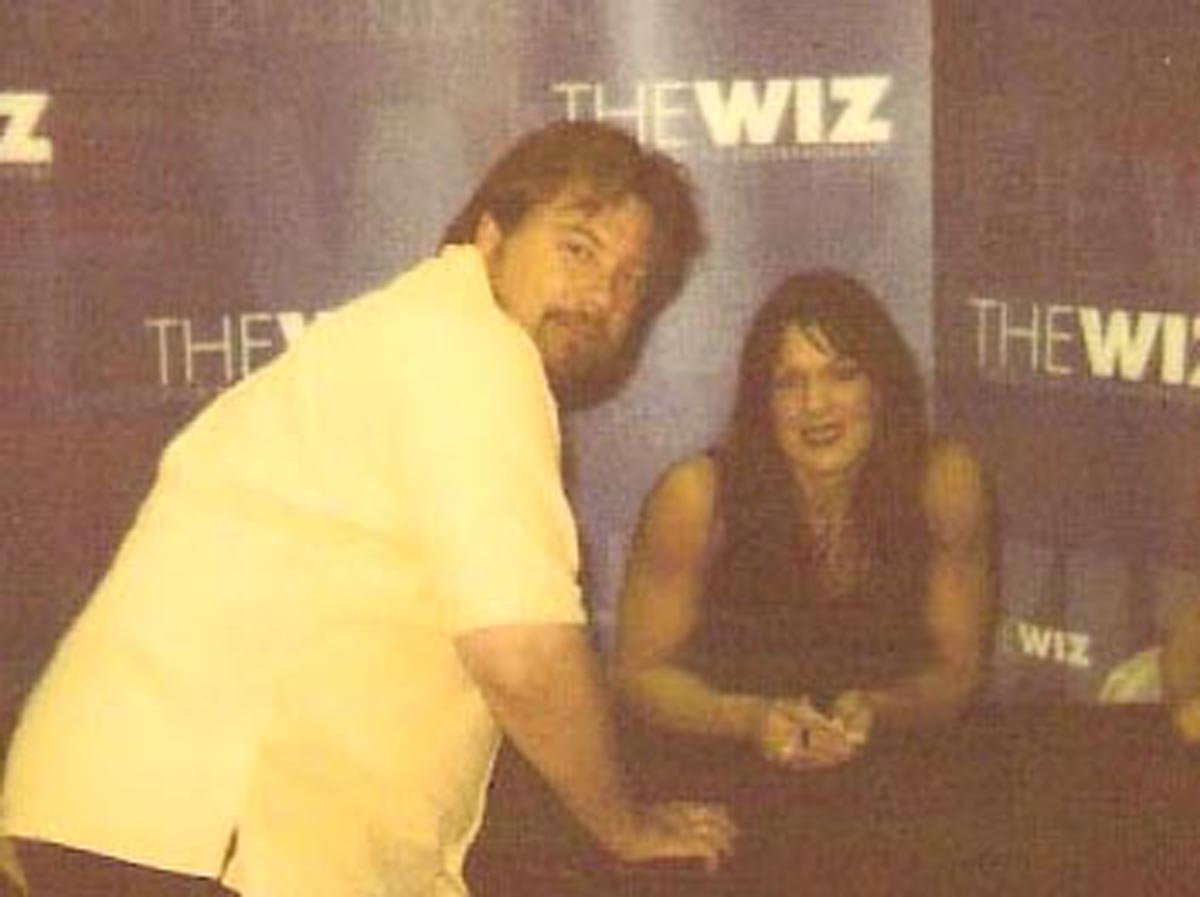 AM357 Chyna ( Deceased ) Autographed vintage Wrestling Magazine w/COA