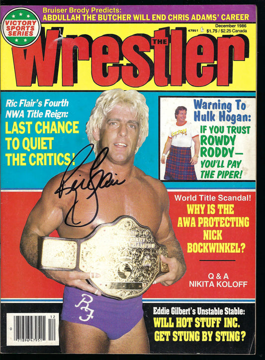 RF14 The Nature Boy Ric Flair Autographed Wrestling Magazine w/COA