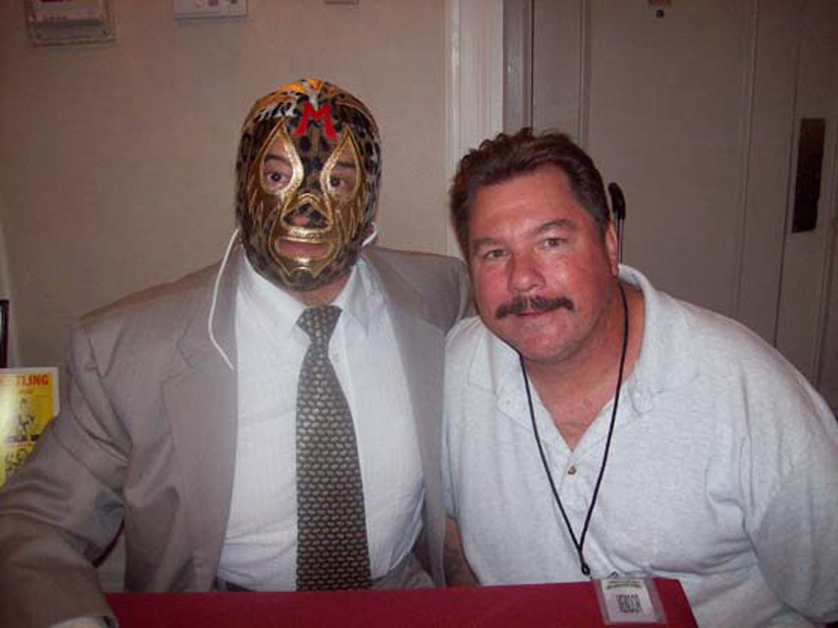 BRAM88 Bruno Sammartino ( Deceased ) Mil Mascaras Autographed vintage Wrestling Magazine w/COA