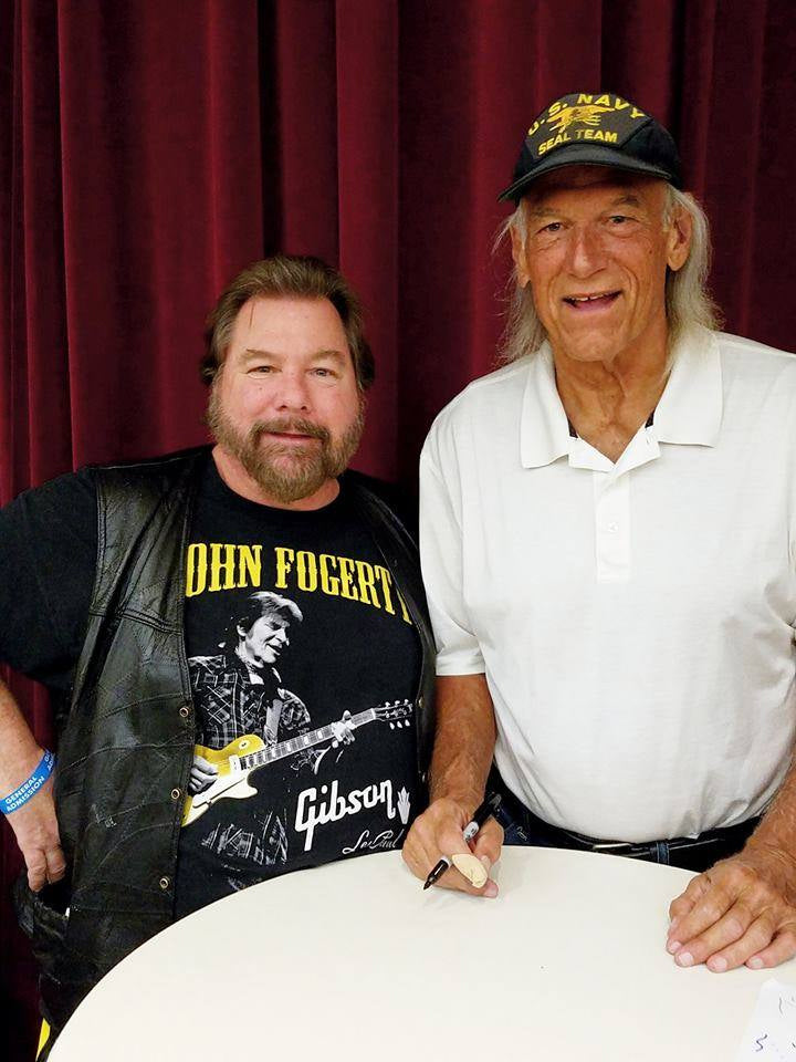 AM851 Sunny Jesse Ventura VERY RARE Autographed Vintage Wrestling Magazine w/COA