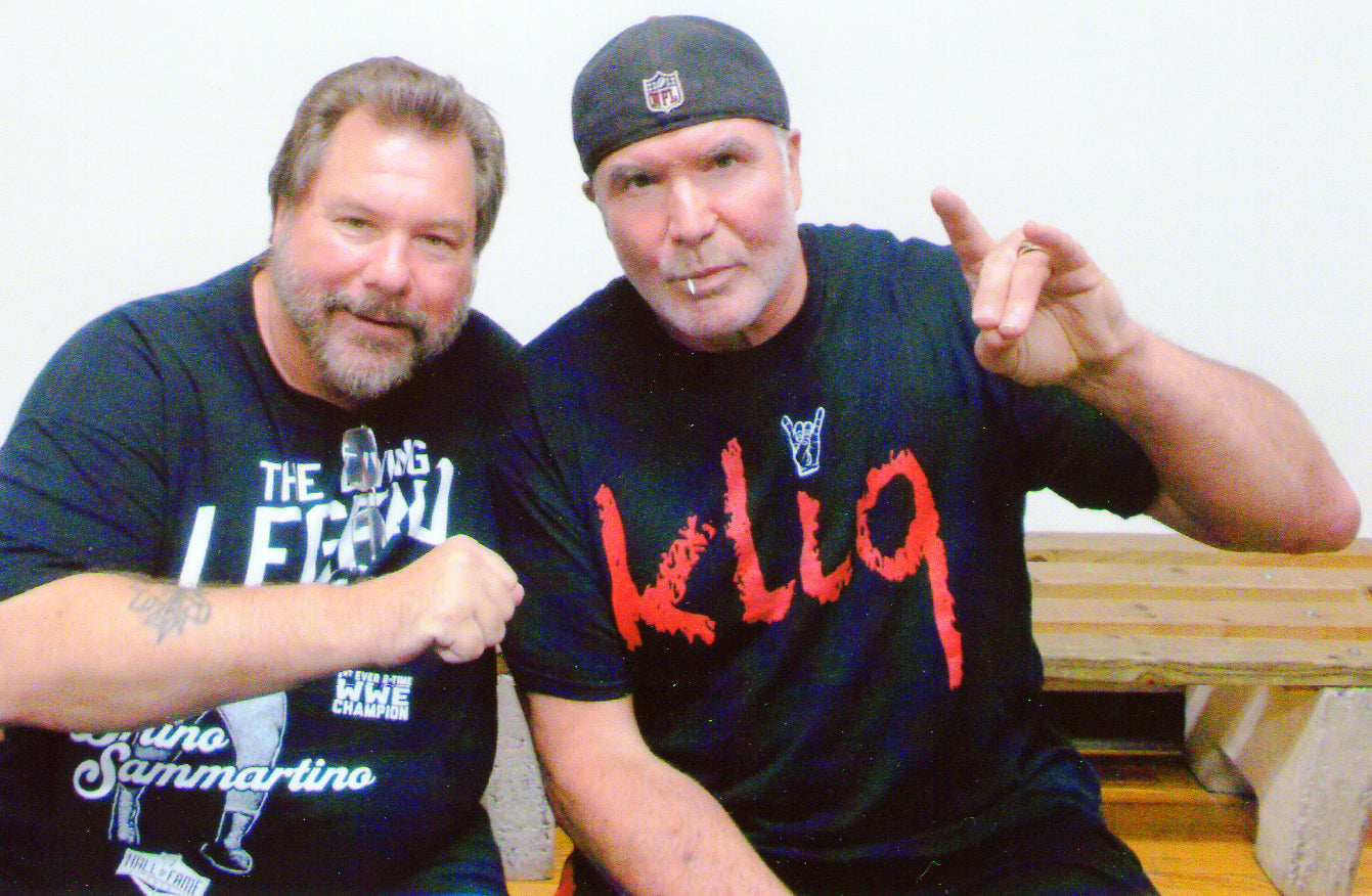 AM174 Razor Ramon ( Deceased ) Autographed vintage Wrestling Magazine w/COA