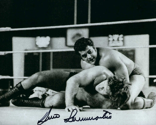 M2084 The Living Legend Bruno Sammartino ( Deceased ) Autographed vintage Wrestling Photo w/COA