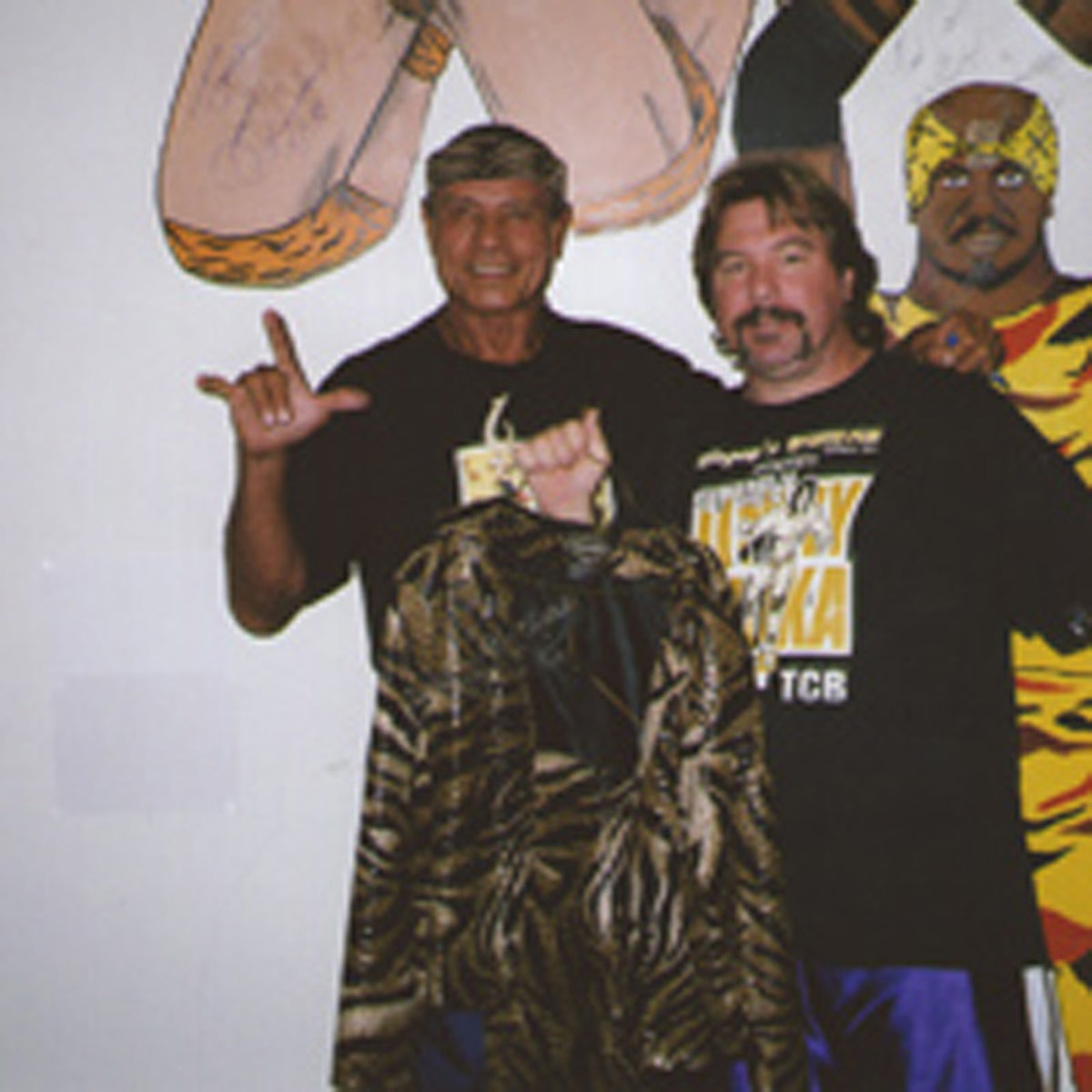 BD231   Jules Strongbow Bob Backlund Jimmy Snuka Hulk Hogan  Autographed VERY RARE  Vintage Wrestling Magazine w/COA