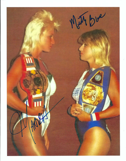 MBS13  Americas Sweetheart Misty Blue Simmes vs Medusa Autographed VERY RARE Vintage Wrestling Photo w/COA