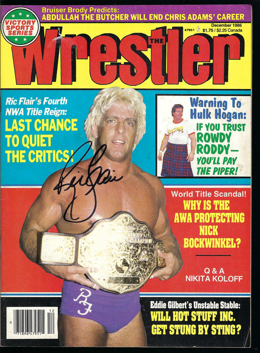RF14  The Nature Boy Ric Flair  Autographed Wrestling Magazine w/COA