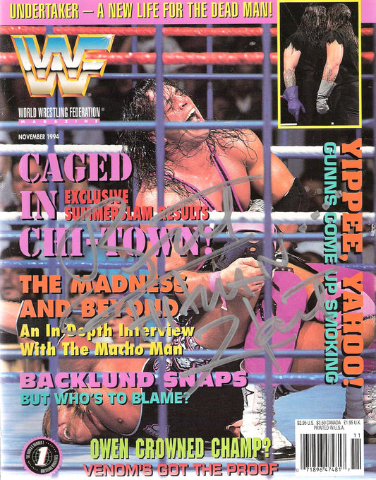 AM51 Bret "the Hitman" Hart Autographed Wrestling Magazine w/COA
