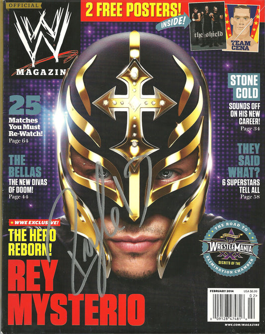 AM164  Rey Mysterio Autographed WWE Wrestling Magazine w/COA