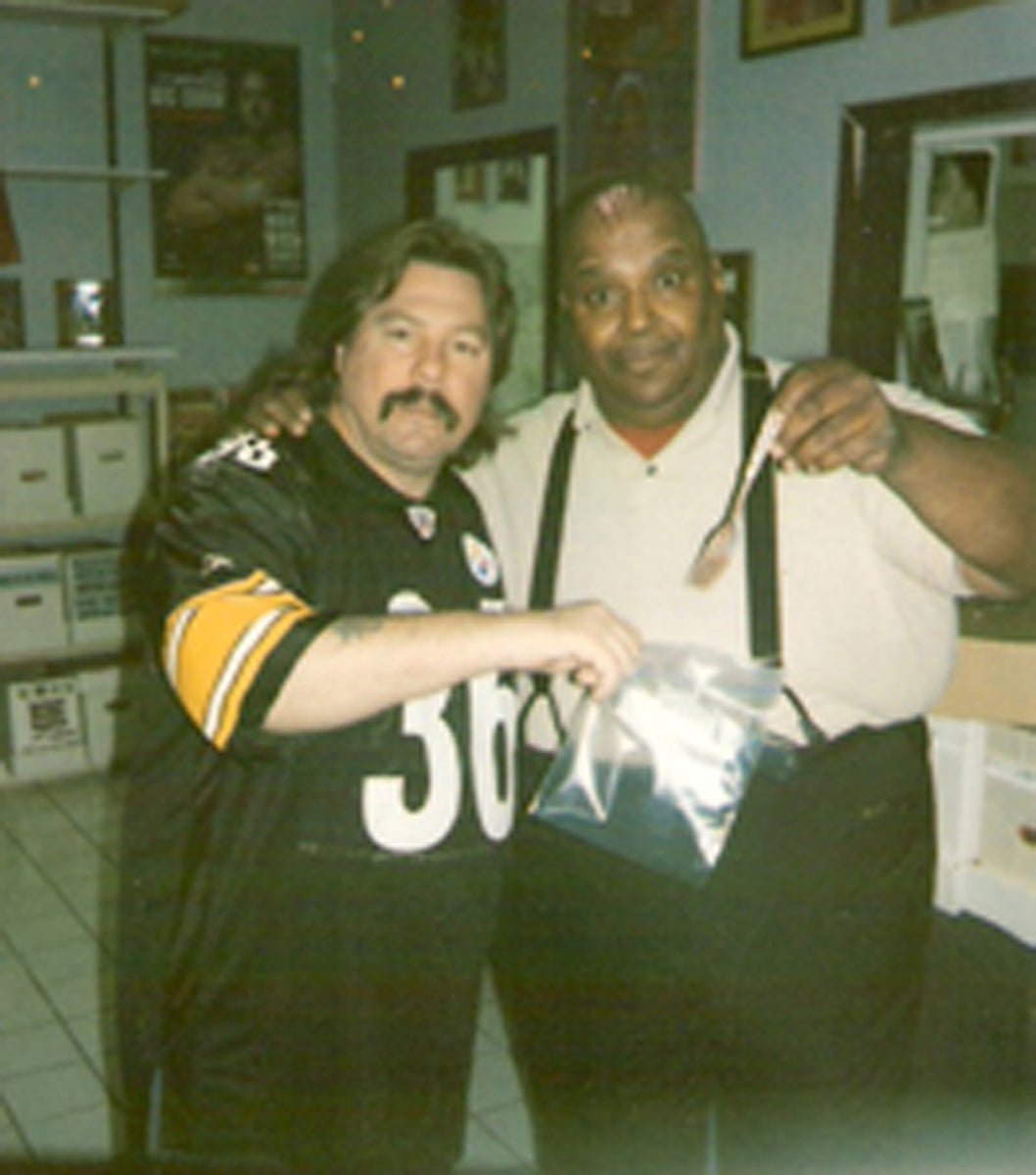 AM758  Mr. USA Tony Atlas Abdullah the Butcher Autographed Vintage Wrestling Magazine w/COA