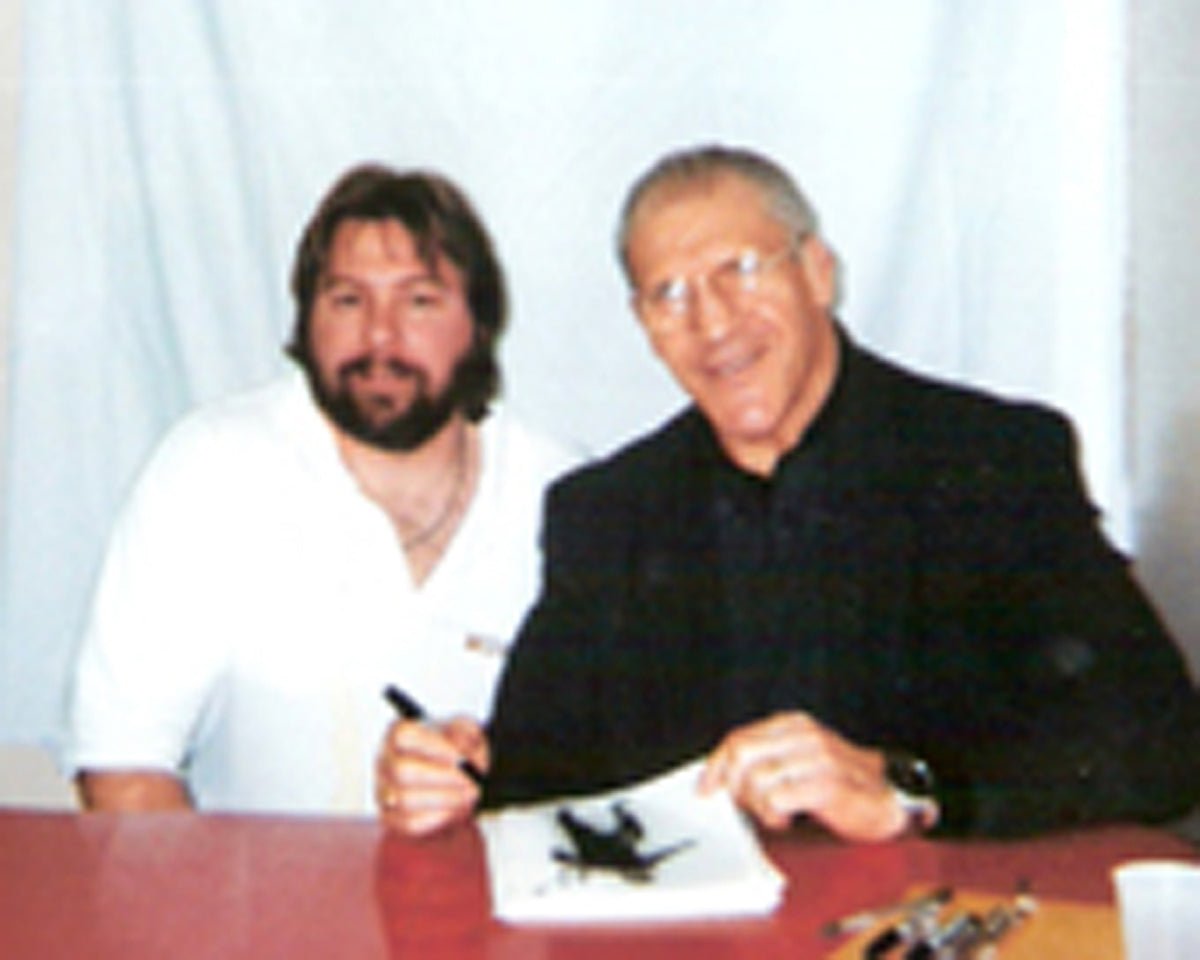 AM86   Gene Kiniski Bruno Sammartino ( Both Deceased ) Autographed  Wrestling Magazine w/COA