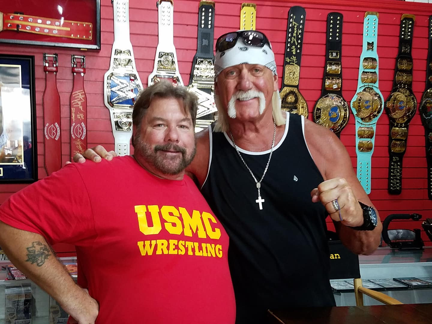 BD162  Ric Flair  Hulk Hogan  Autographed VERY RARE  Vintage Wrestling Magazine w/COA