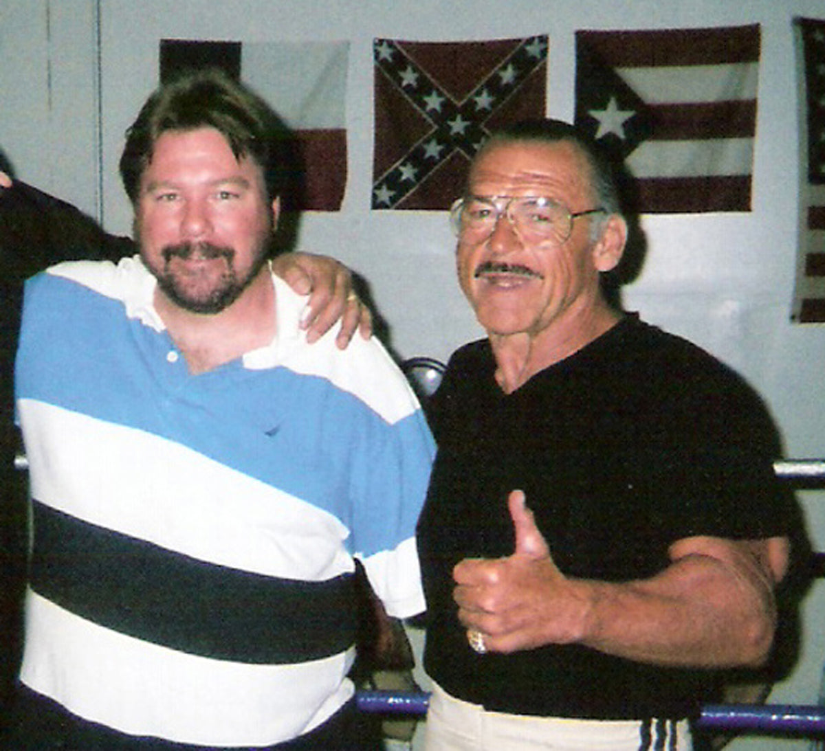 BD284  Hulk Hogan  Ivan Putski  Mil Mascaras  Ricky Steamboat   Autographed Vintage Wrestling Magazine w/COA