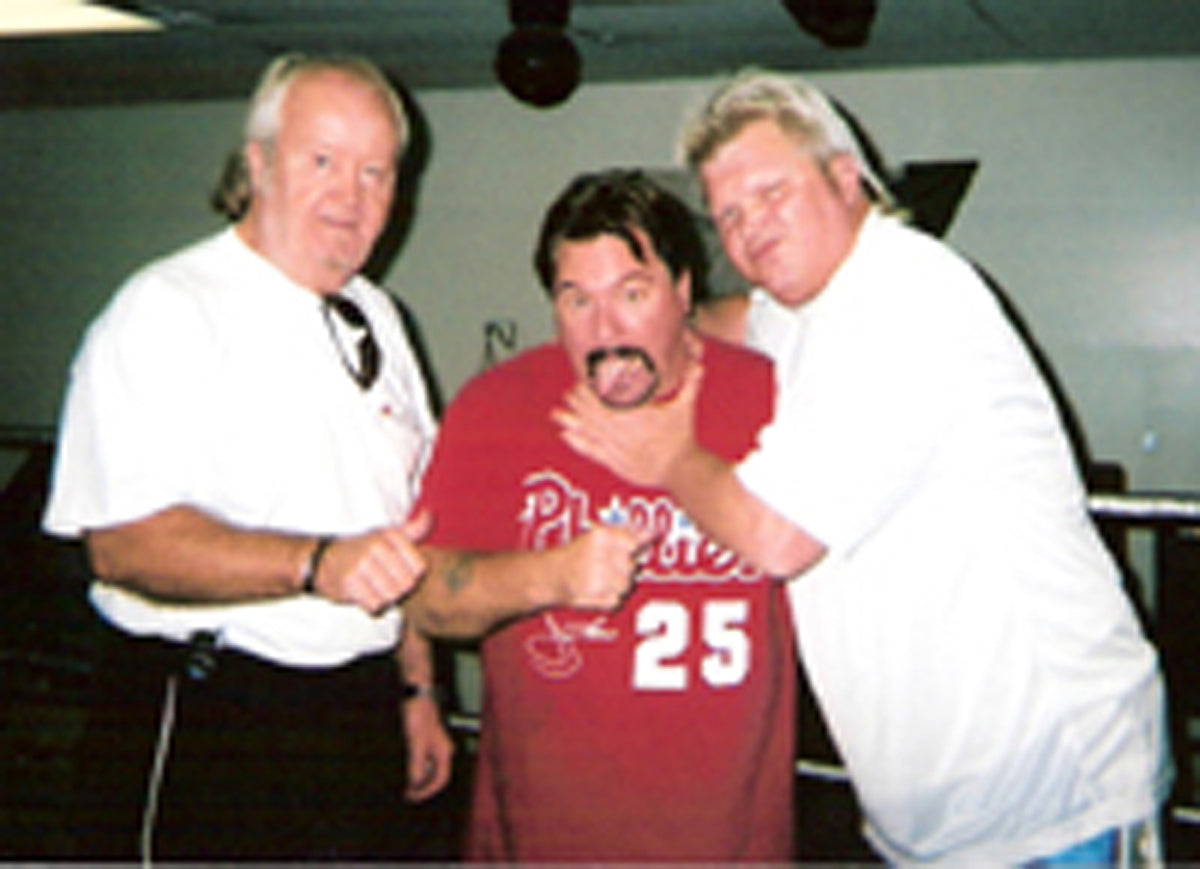 AM539 Hulk Hogan Nikita Koloff Ricky Steamboat Earl Hebner  Bobby Eaton ( Deceased ) Stan Lane  Autographed Vintage Wrestling Magazine w/COA