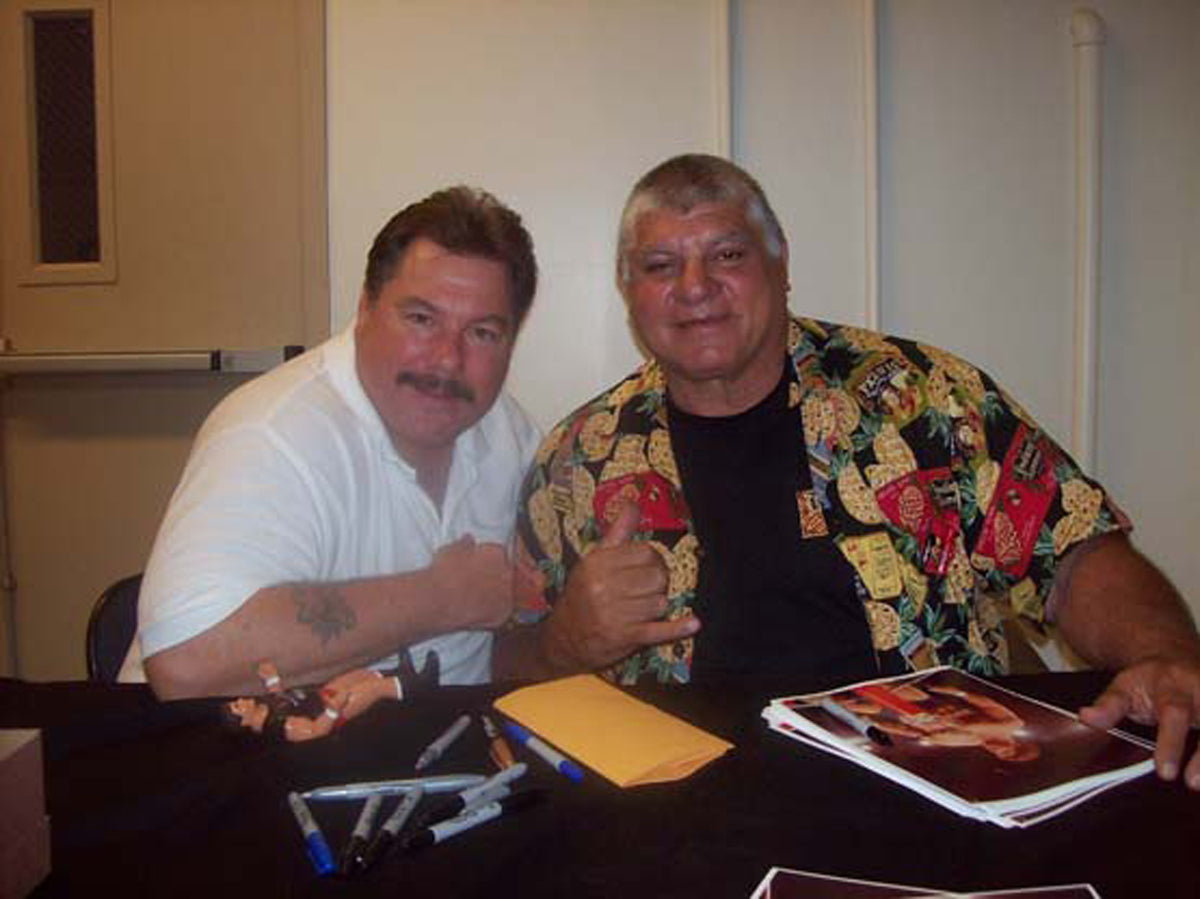 AM618 Bob Backlund Ric Flair Don Muraco Autographed  Vintage Wrestling Magazine w/COA