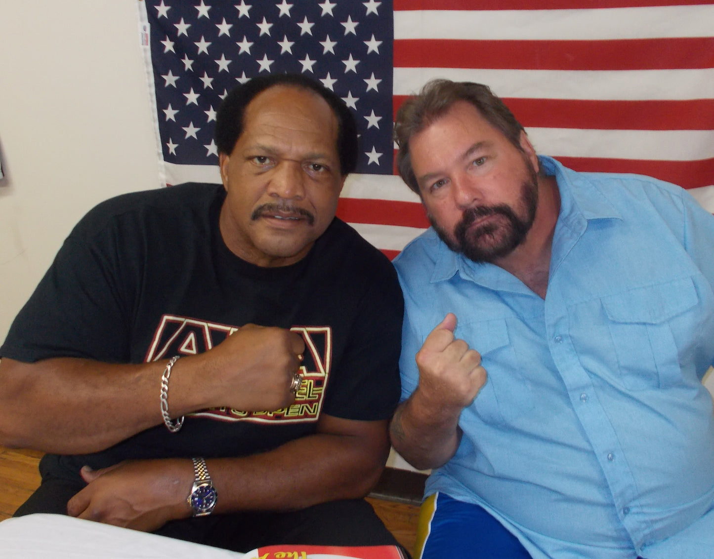 AM605  The All American Ron Simmons  Autographed Vintage Wrestling Magazine w/COA