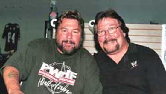 AM733   Bob Backlund Greg Valentine Ted DiBiase VERY RARE   Autographed Vintage Wrestling Magazine w/COA