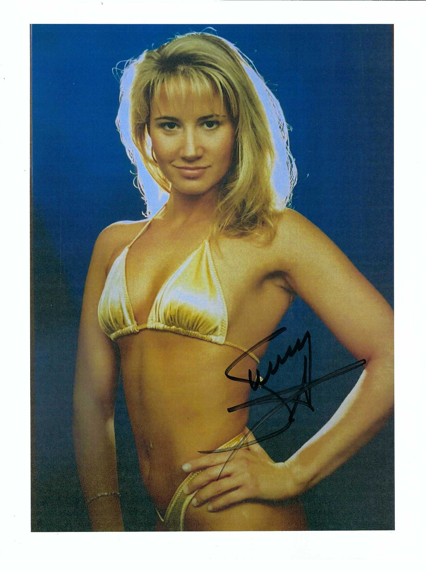 M3080  Sunny Autographed Wrestling Photo w/COA